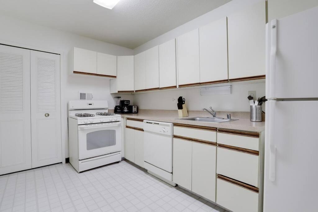 Elegant Apartment W Views At Crystal City Arlington Eksteriør bilde