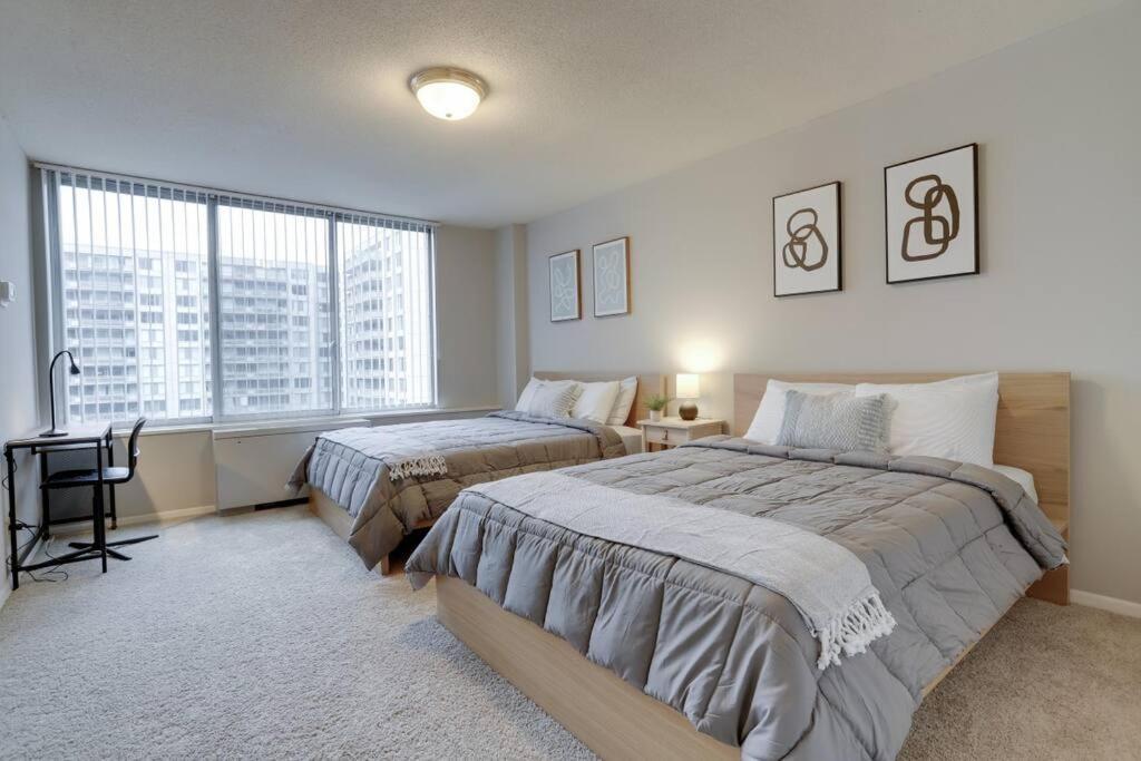 Elegant Apartment W Views At Crystal City Arlington Eksteriør bilde