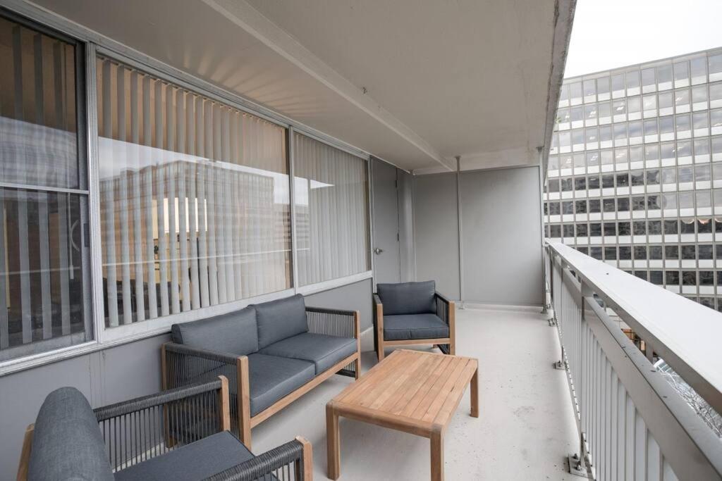 Elegant Apartment W Views At Crystal City Arlington Eksteriør bilde
