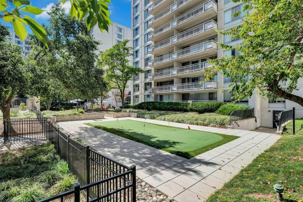 Elegant Apartment W Views At Crystal City Arlington Eksteriør bilde